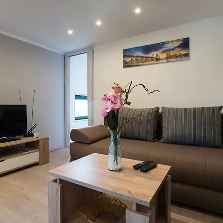 Apartman Mrkonjic 2* Пула